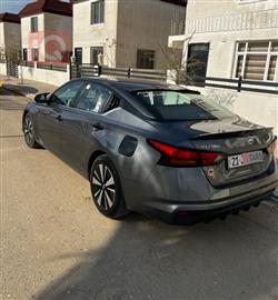 نيسان ألتيما